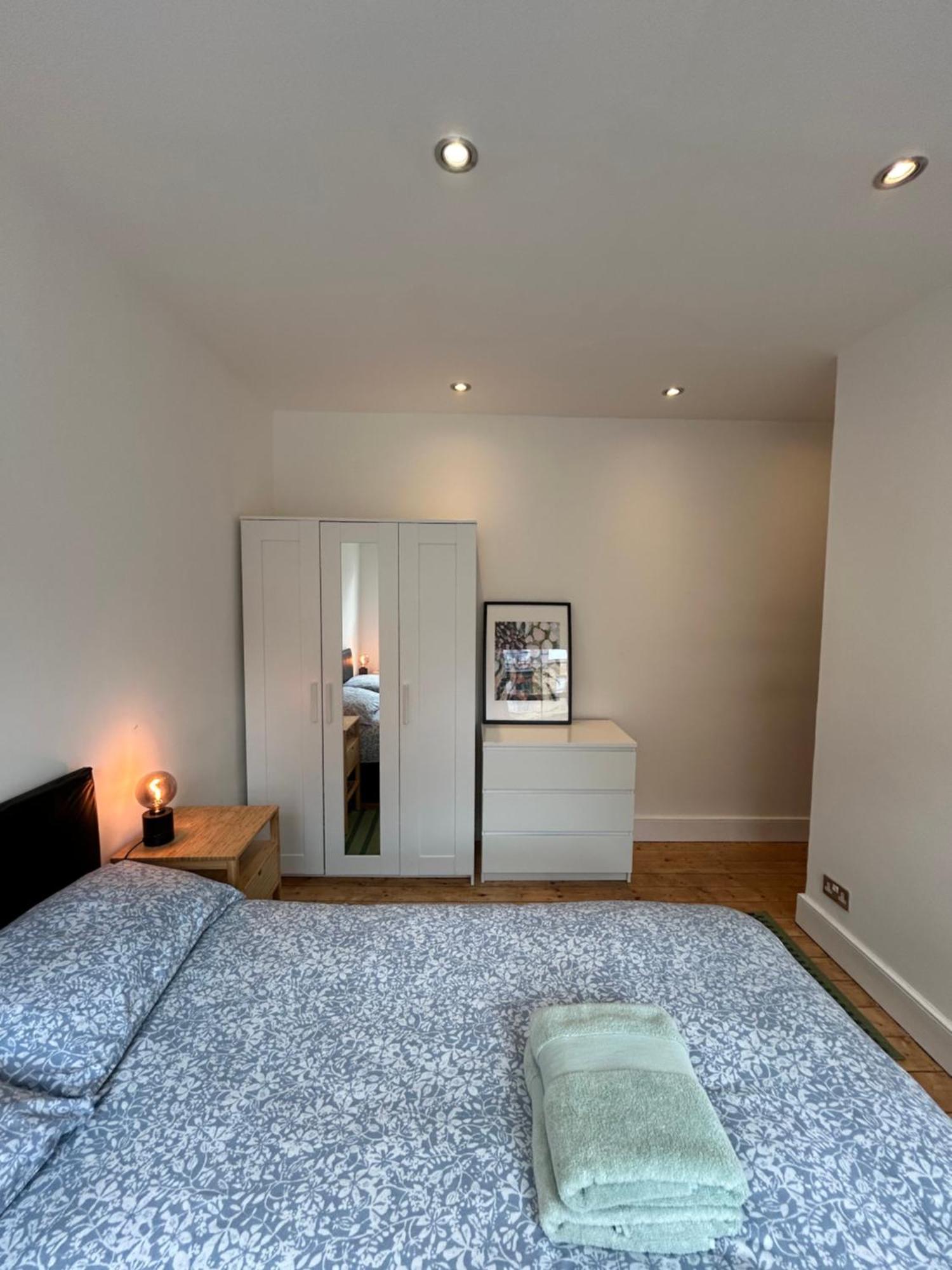 Spacious Battersea Rooms And Apartments London Room photo