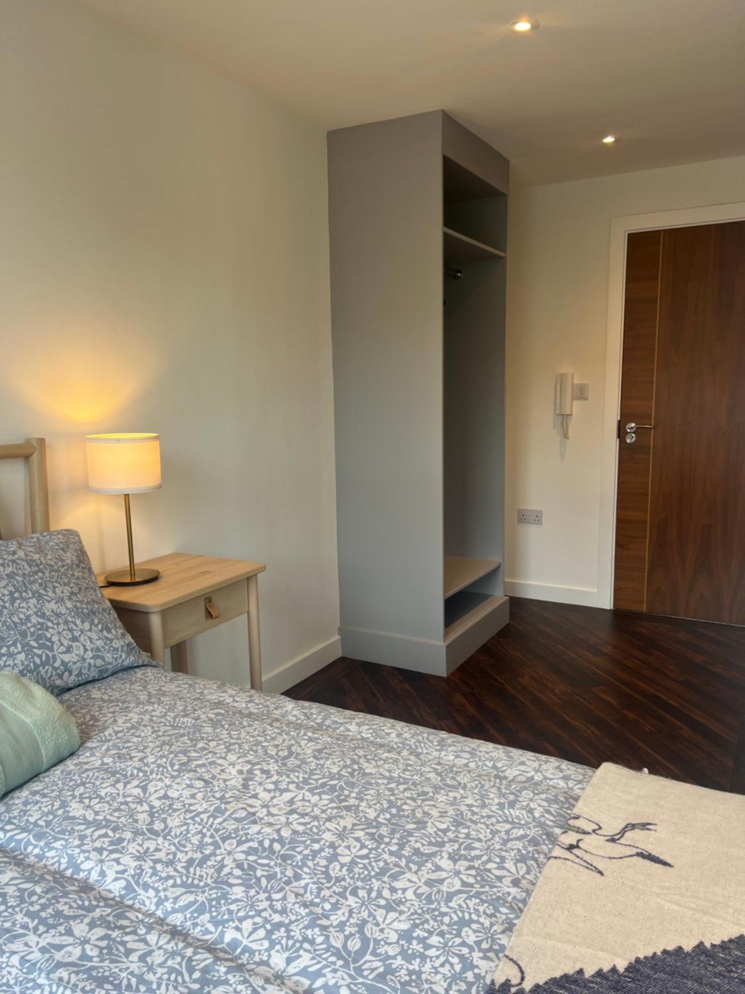 Spacious Battersea Rooms And Apartments London Exterior photo