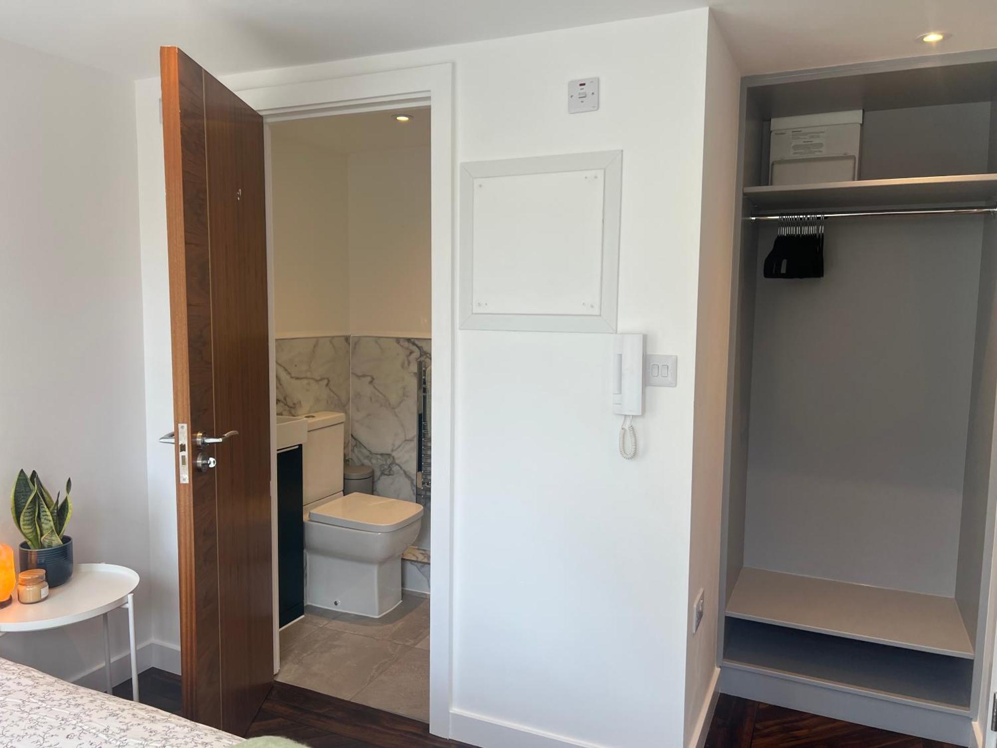 Spacious Battersea Rooms And Apartments London Exterior photo